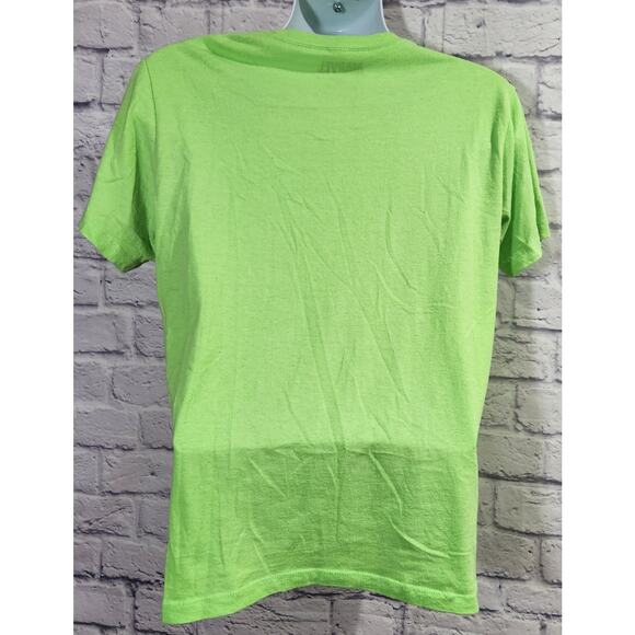 Mad Engine Marvel Green Purple Hulk Character Graphic Shirt M Lightweight - Picture 2 of 3